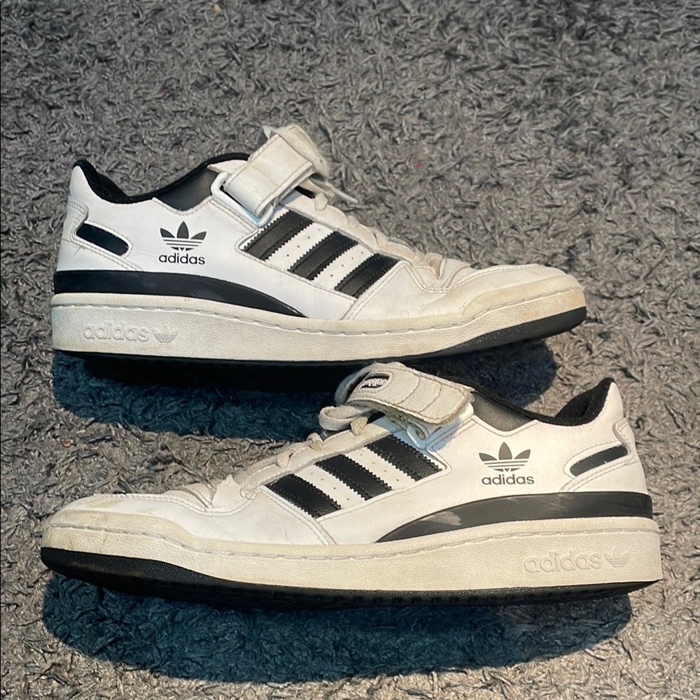 Adidas forum low